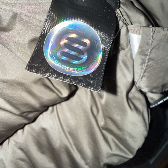 Aritzia The Super Puff™ Shorty - Olive - Picture 7 of 7